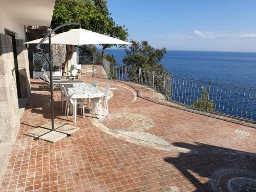Hostal L'incanto Suites Ischia