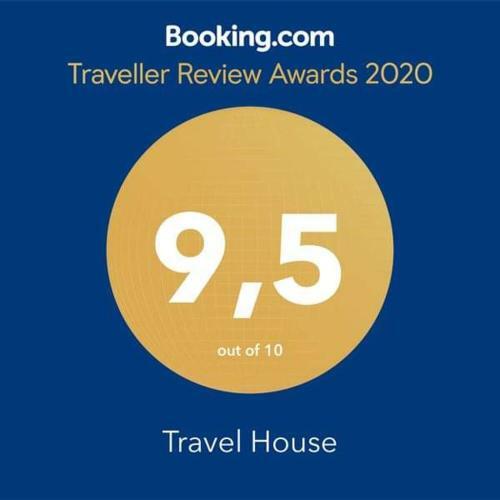 Hostal Travel House
