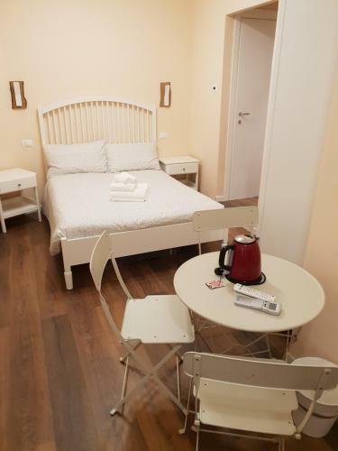 Hostal Glam Resort G H O S T E L
