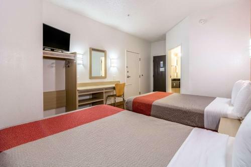 Motel 6 Charlotte Carowinds