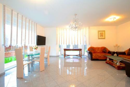 Id 5238 - Private House
