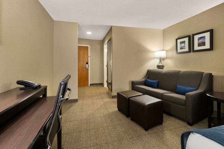 Hotel Comfort Suites Commerce