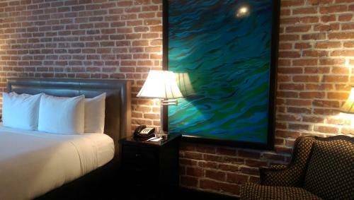 Granada Hotel & Bistro