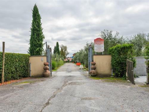 Splendid Apartment In Fucecchio With Garden