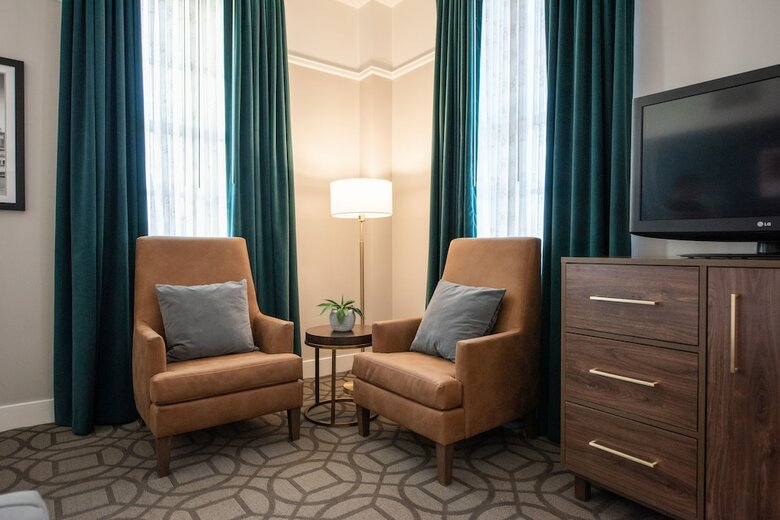 Magnolia Hotel Omaha