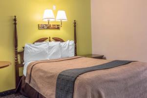Motel Rodeway Inn & Suites