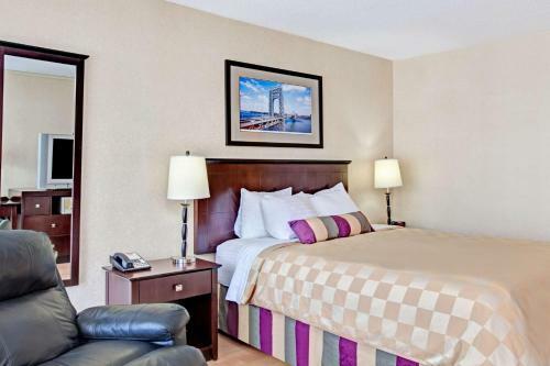 Motel Ramada By Wyndham Wayne Fairfield Area