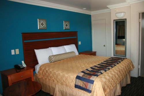 Hotel Civic Center Lodge / Lake Merritt Bart