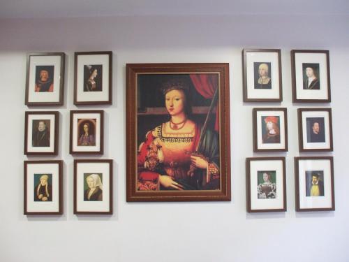 Hostal Catalina De Austria