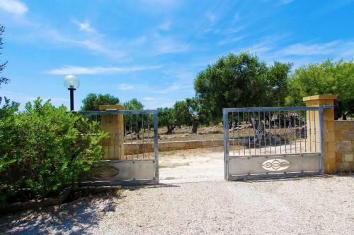 Pajara Salentina Con Ampia Veranda E Giardino