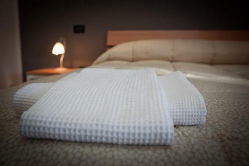Mauro Home Bed And Relax