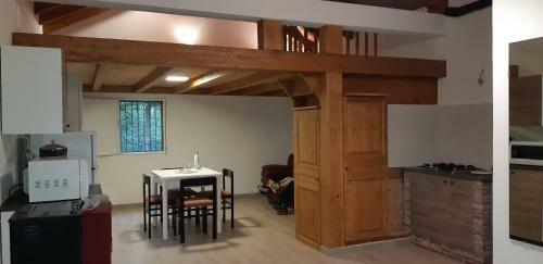 Etna Cr� House