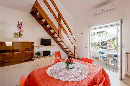 Loano Apartment Pool & Garden