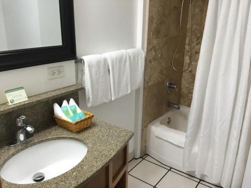 Holiday Surf Hotel
