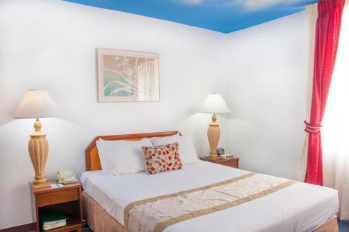 Holiday Surf Hotel