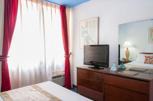 Holiday Surf Hotel