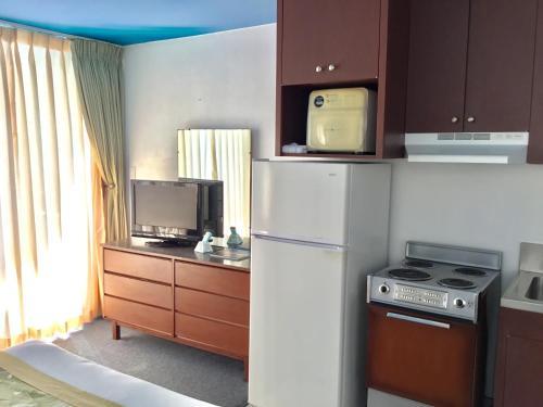 Holiday Surf Hotel