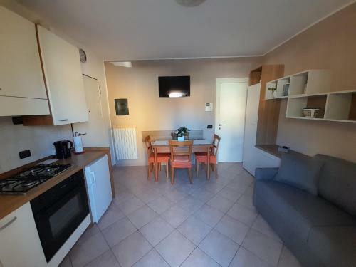 Marco Apartment - Holiday Apartment Luino