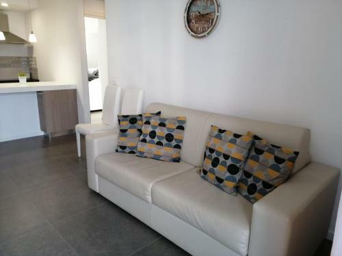 Casa Mirea Di Teti Con Piscina A Macari
