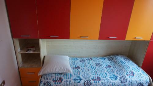 Spacious Three-room Apartment With Terrace And Swimming Pool