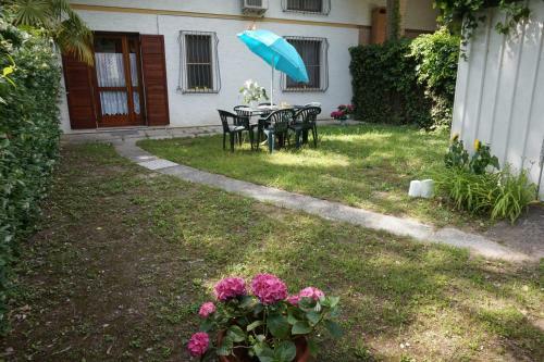 Lovely Semi-detached Villa With Private Garden