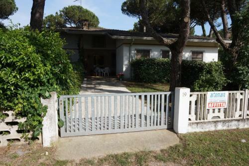 Lovely Semi-detached Villa With Private Garden
