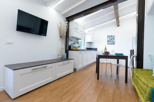 Apartamento L' Attico Giallo Oro Di Giulia