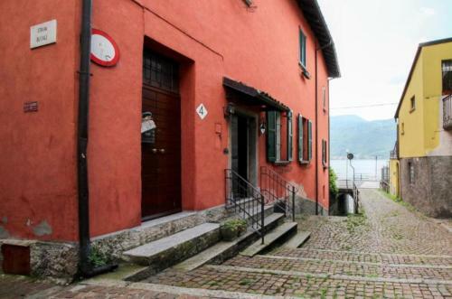 Ca Rossa On The Lake