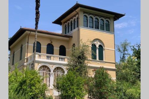 Villa Maria Luisa . Splendida Villa Liberty