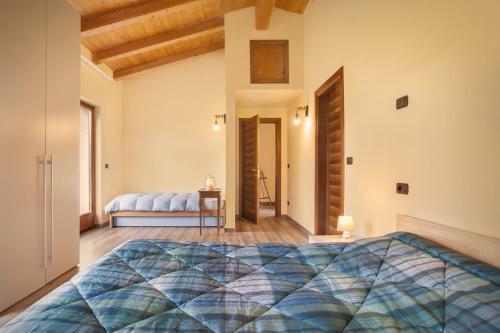 Villa Cipressi-piscina-whirpool-sana