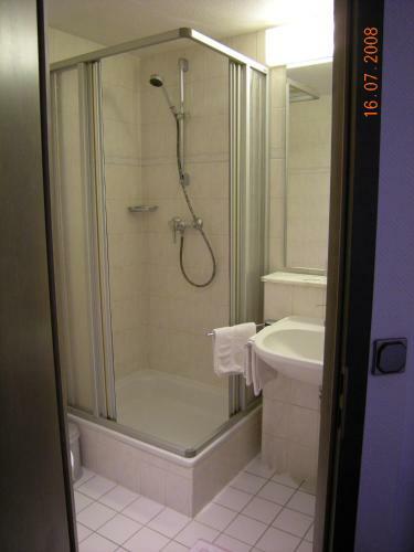 Hostal Hotel Merkur Garni