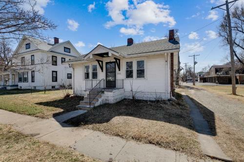 Cheerful 2 Bedroom House