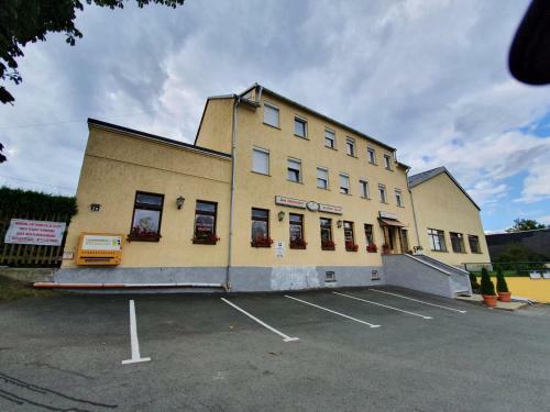 Hostal Pension Goldener Drache