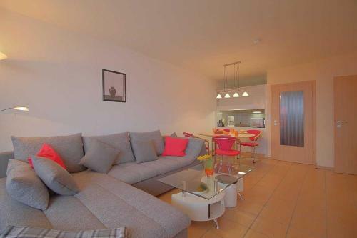 Apartment 552