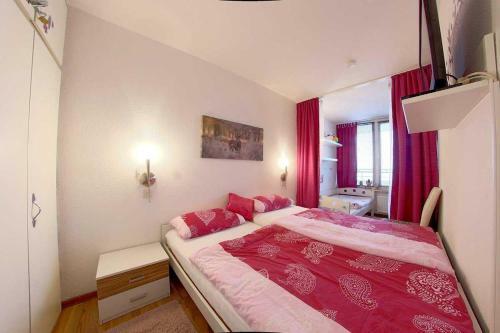 Apartment 472
