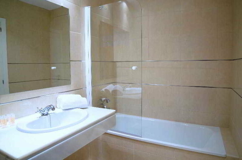 Apartamentos Leo Canela