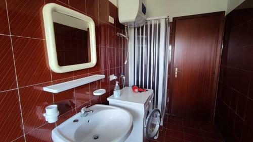 Apartamento Via Dei Pini N�63 Int. 1