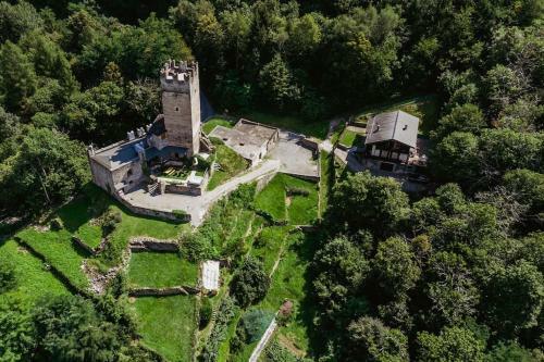 Villa Castello Del 1100 Con Vista E Jacuzzi In Valtellina