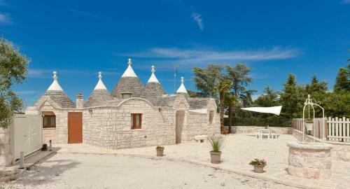 Villa Trulli Coleb� Con Piscina