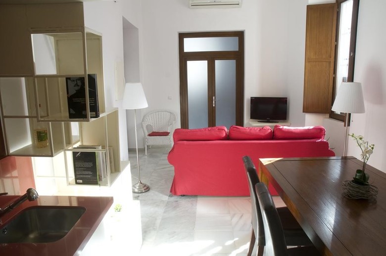 C&l Quintana By Life Apartments