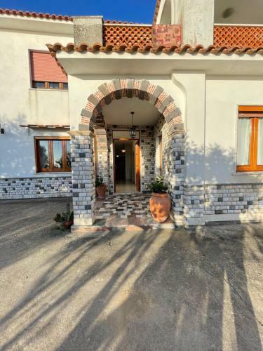 Loren House, Relaxing Location With Seaview