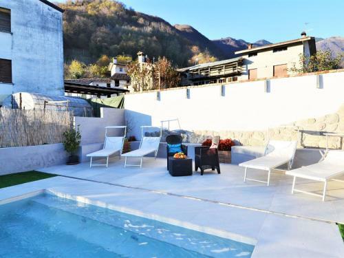 Pleasant Apartment In Miane With Shared Swimming Pool