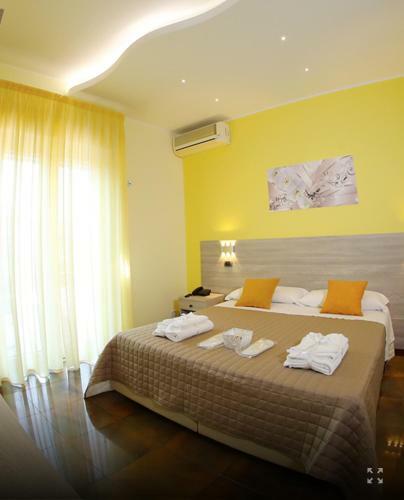 Bed & Breakfast Policlinico Happy Home