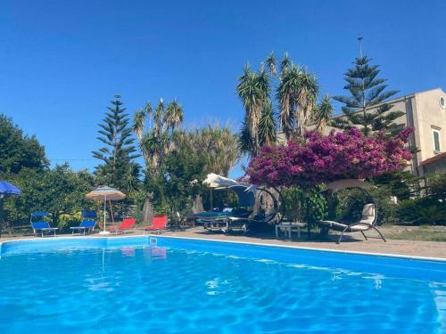 Casa In Sicilia Con Piscina E Giardino