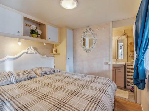 Rustic Holiday Home In Monsagrat With Private Pool