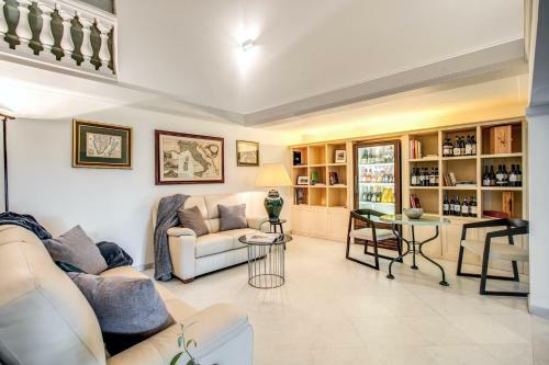 Alfresco Luxury Villa With Heated Pool