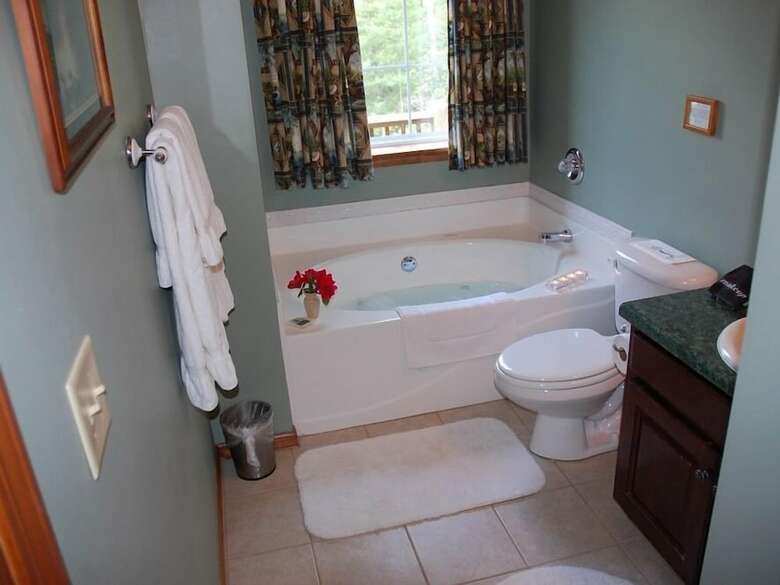 Long Mountain Lodge Bed & Breakfast