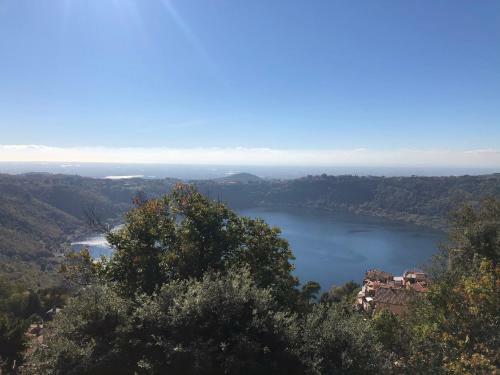 Isola Sul Lago