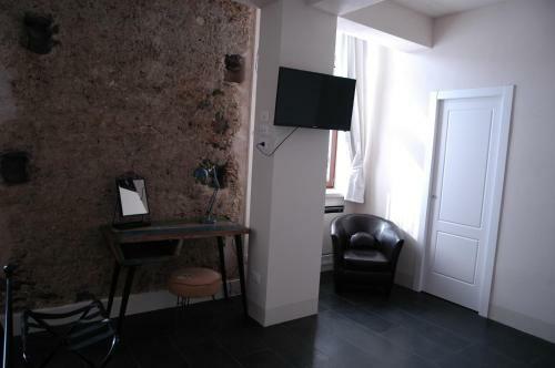 Castello D'alcontres B&B