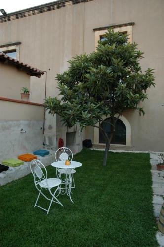 Castello D'alcontres B&B